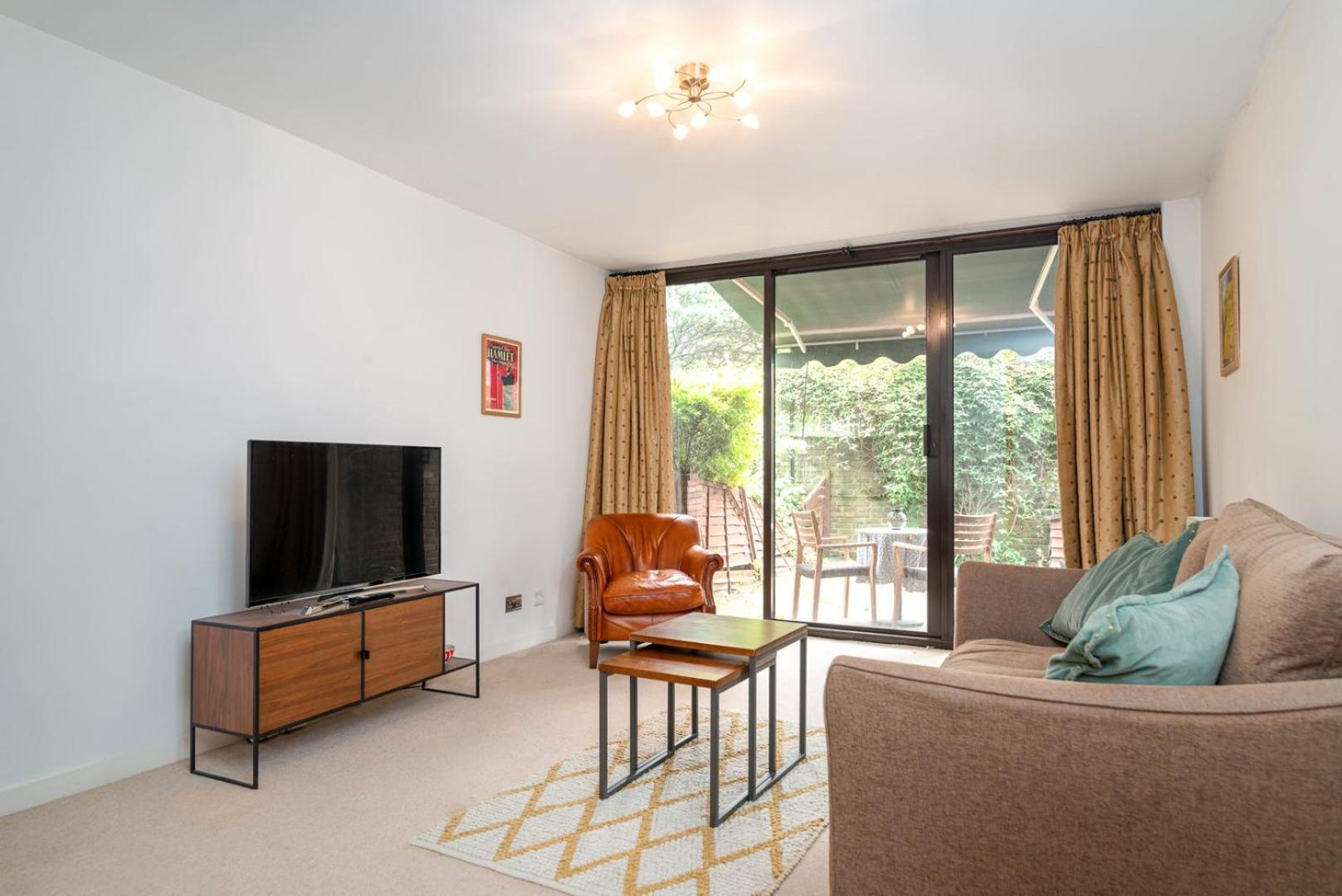 Guestready - Lovely Ground Floor Duplex With Patio In Southbank Apartment London Exterior photo