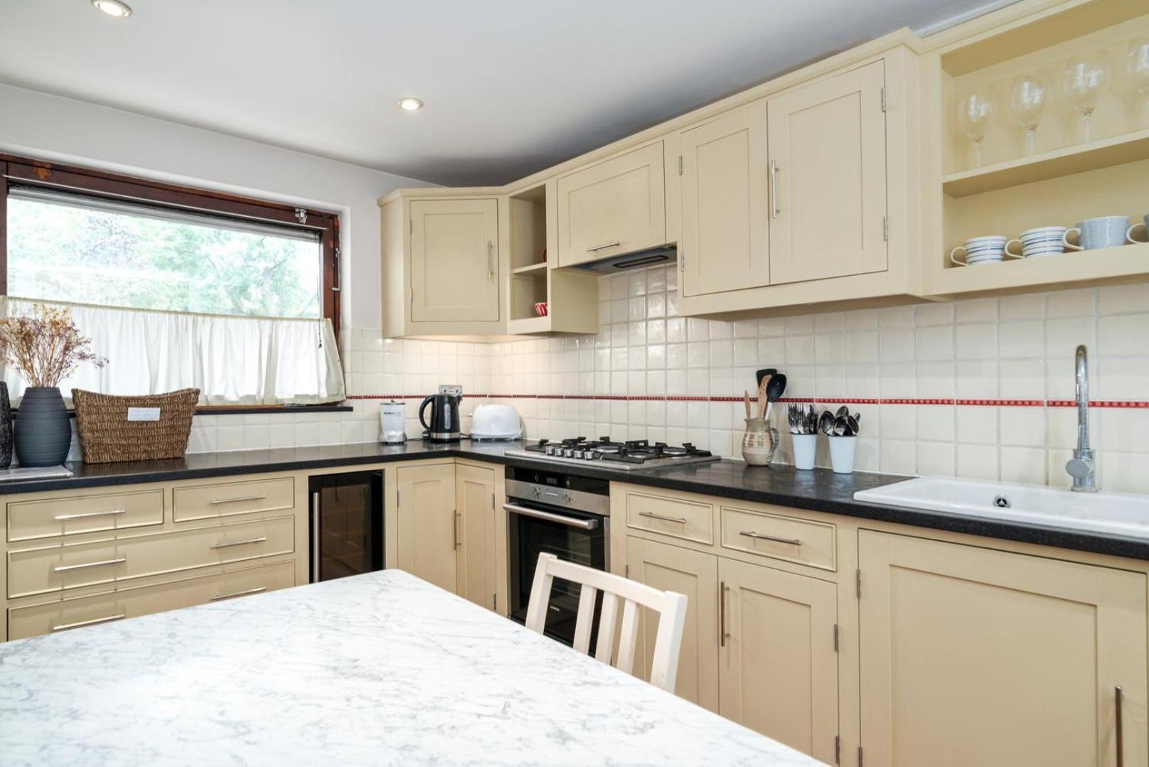 Guestready - Lovely Ground Floor Duplex With Patio In Southbank Apartment London Exterior photo