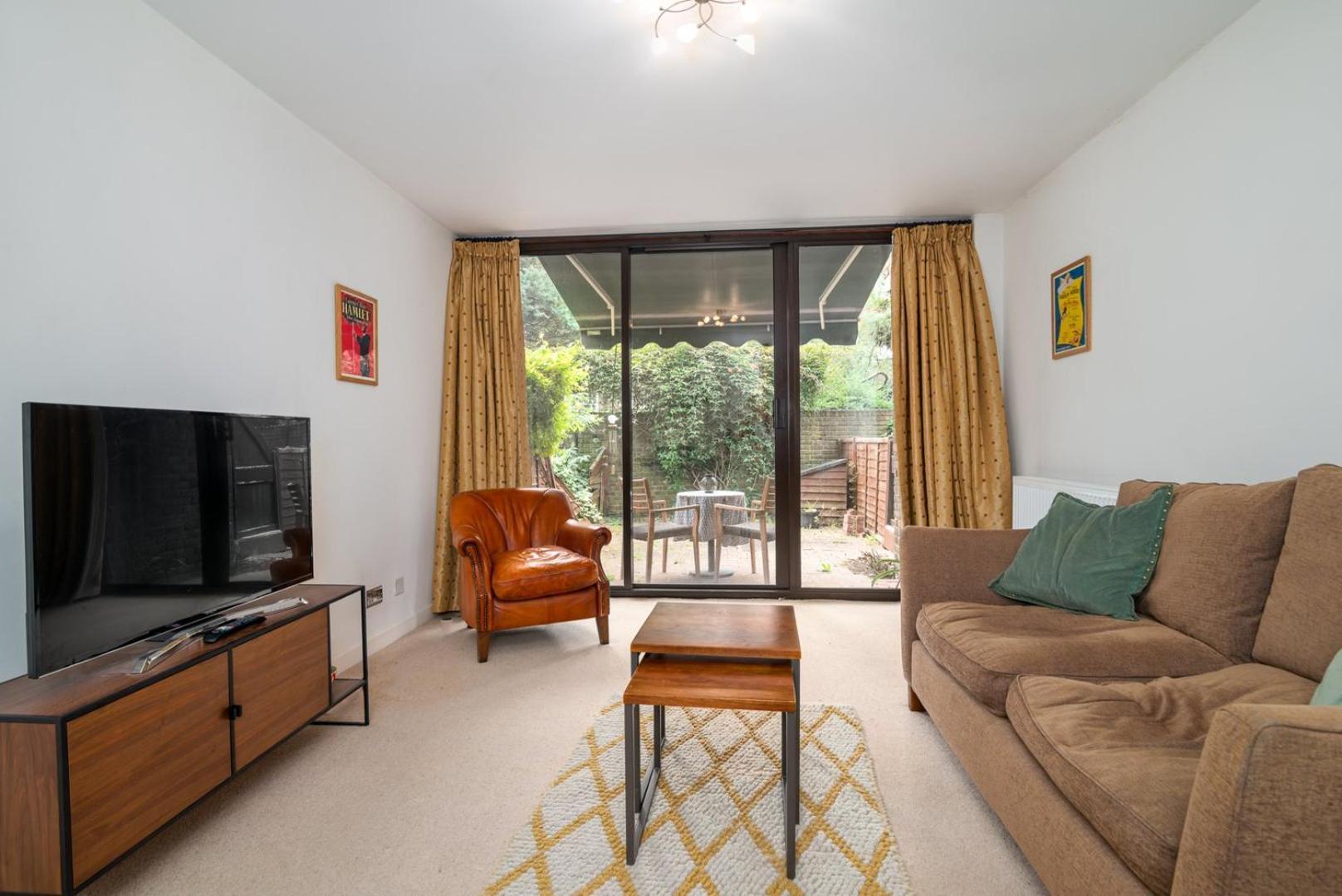 Guestready - Lovely Ground Floor Duplex With Patio In Southbank Apartment London Exterior photo