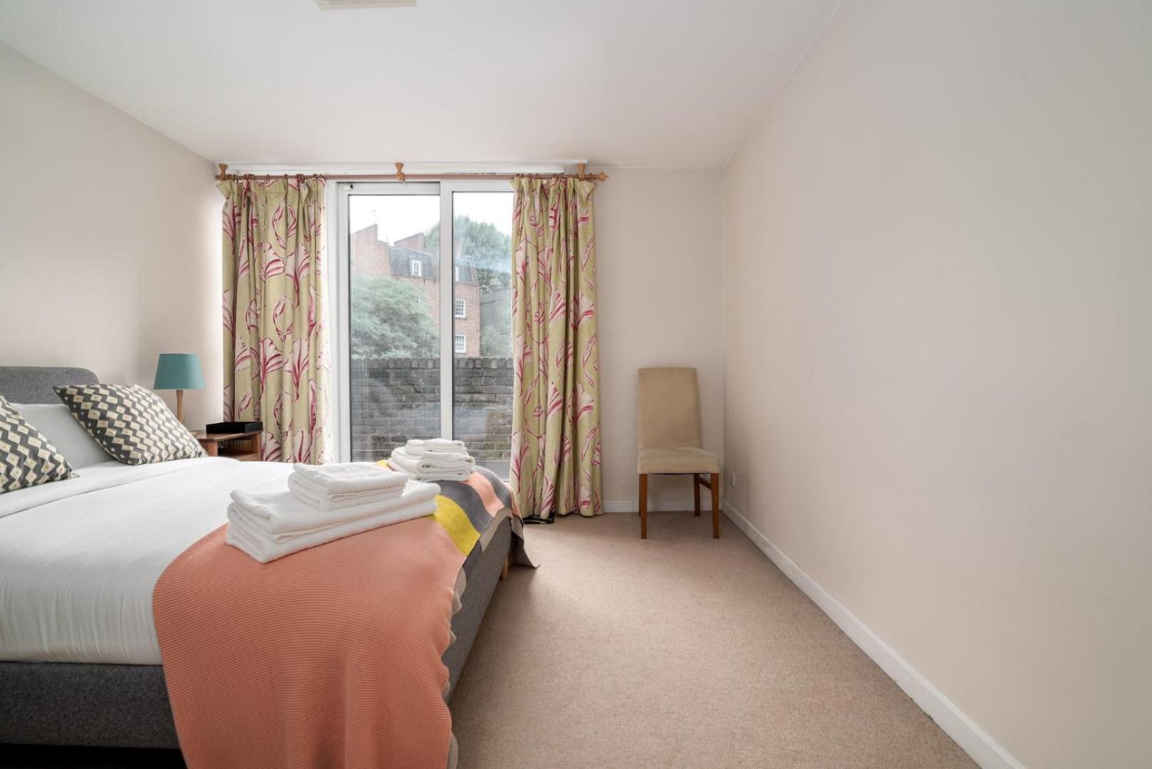 Guestready - Lovely Ground Floor Duplex With Patio In Southbank Apartment London Exterior photo