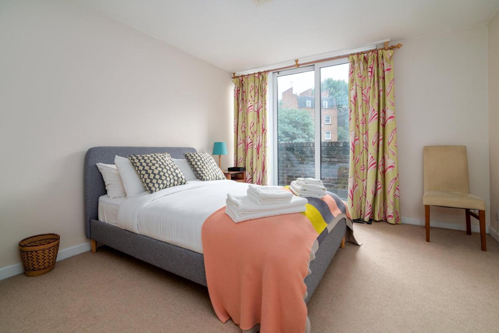 Guestready - Lovely Ground Floor Duplex With Patio In Southbank Apartment London Exterior photo